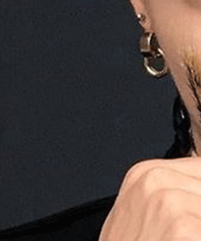 크로카 원터치 귀걸이 (낱개)에이티즈 ATEEZ 홍중 착용
